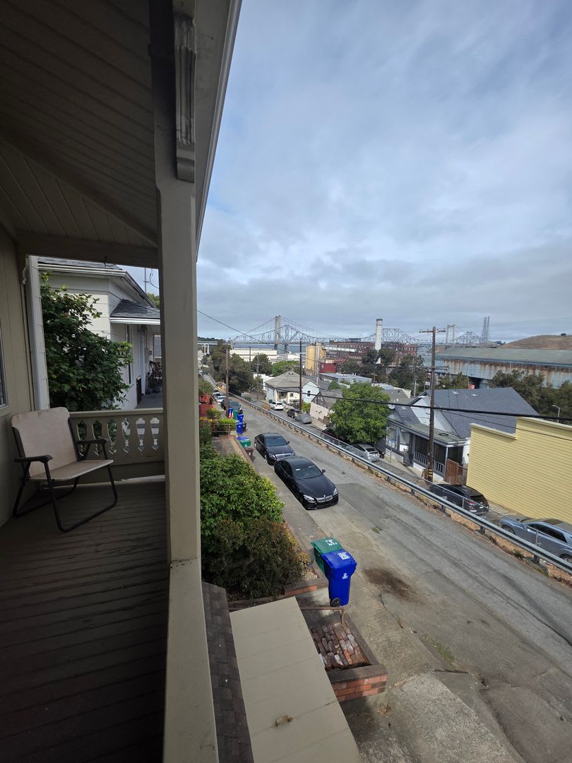 Charming 2bd/1ba HOUSE in Crockett Available NOW~ – photo 2