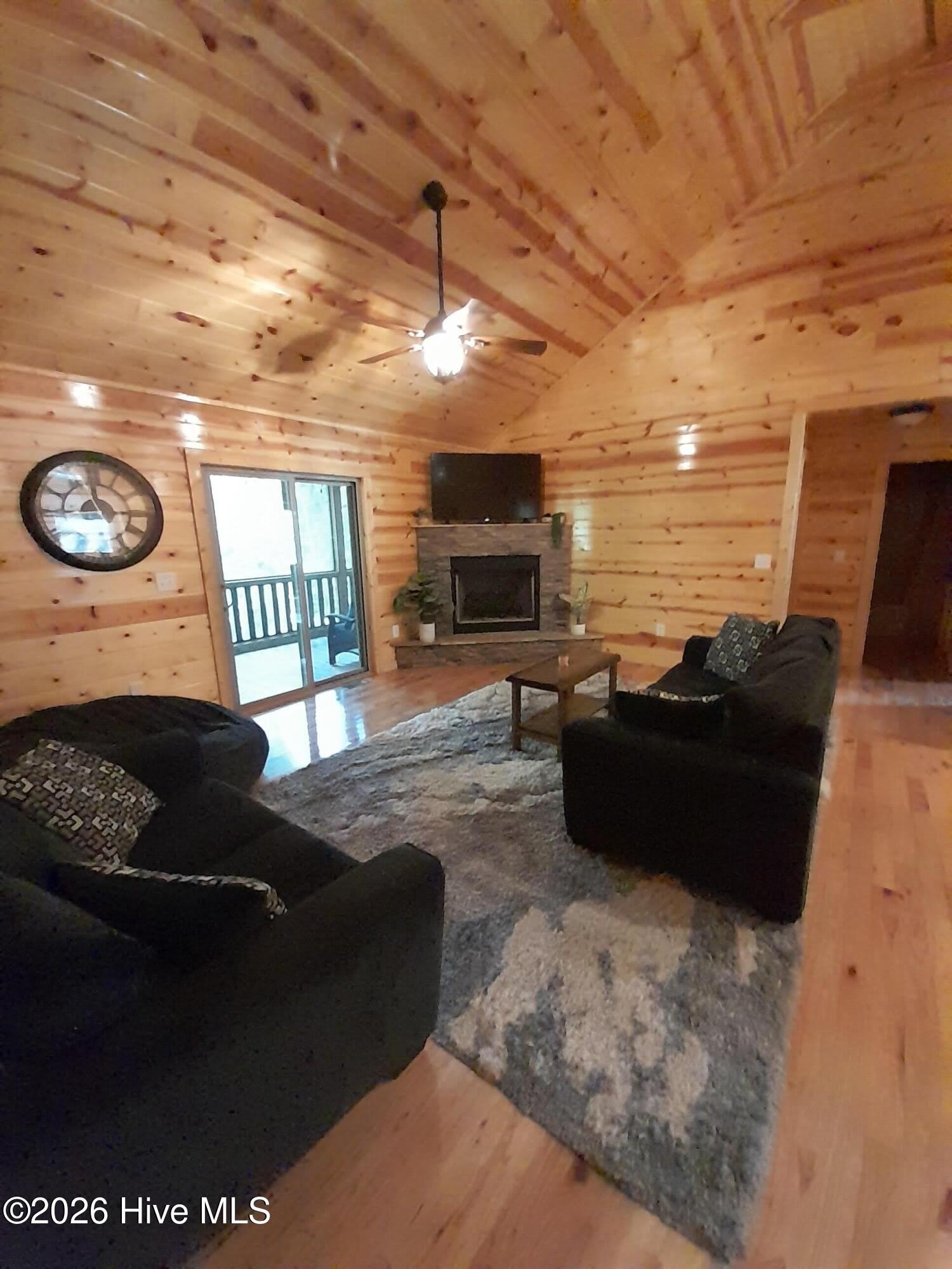 122 Woodcrest Drive – photo 4