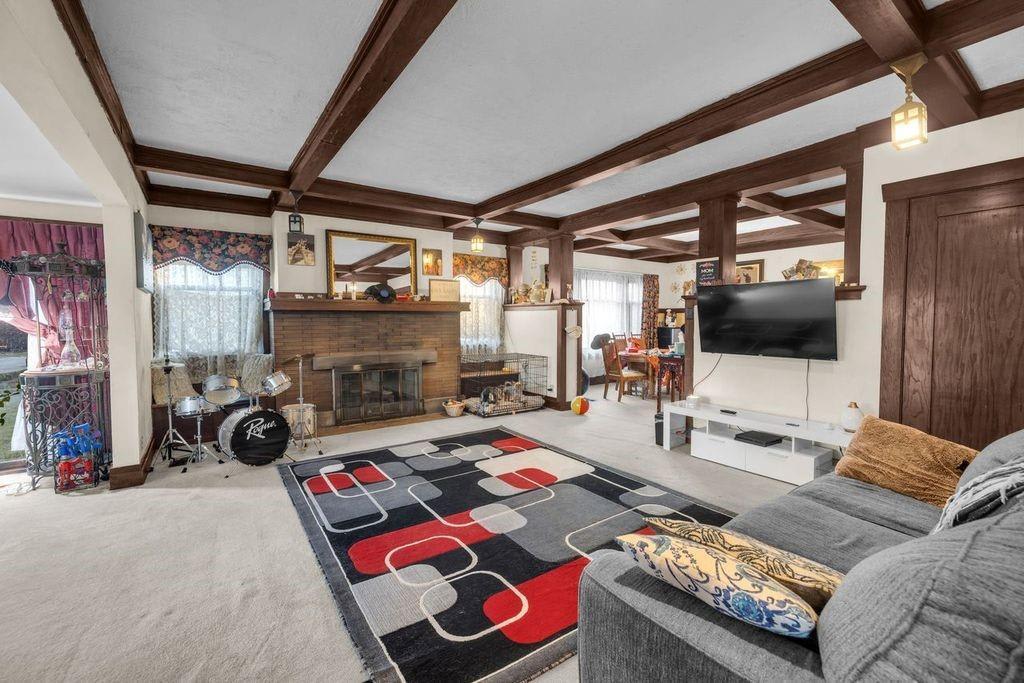 223 South Edward Street – photo 3