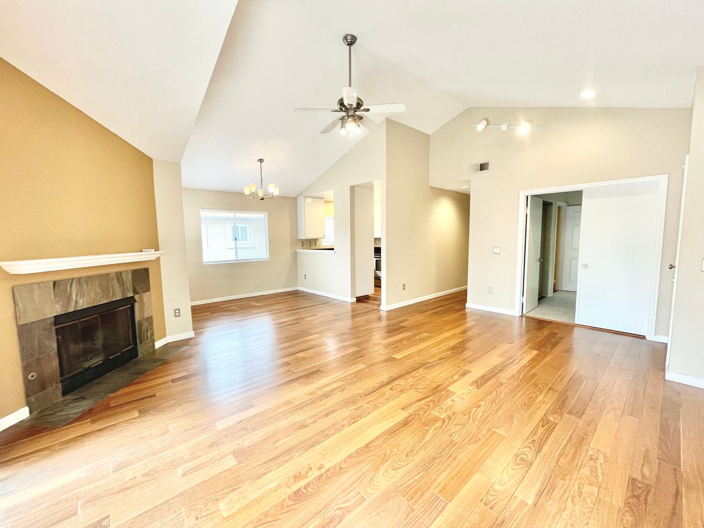 FOR RENT – photo 5