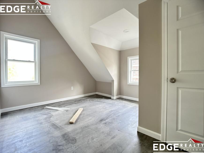 16 Long Ave – photo 4