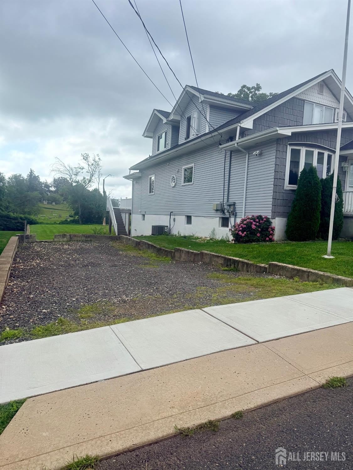 363 Portia Street – photo 2