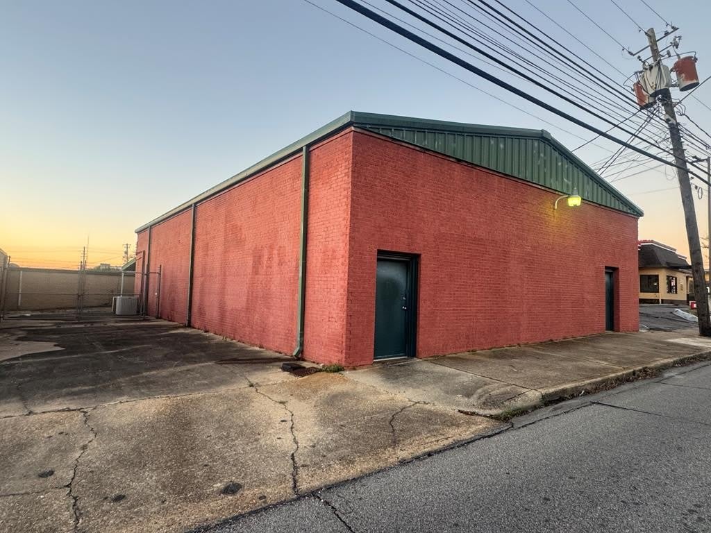 107 W Burdeshaw St – photo 1