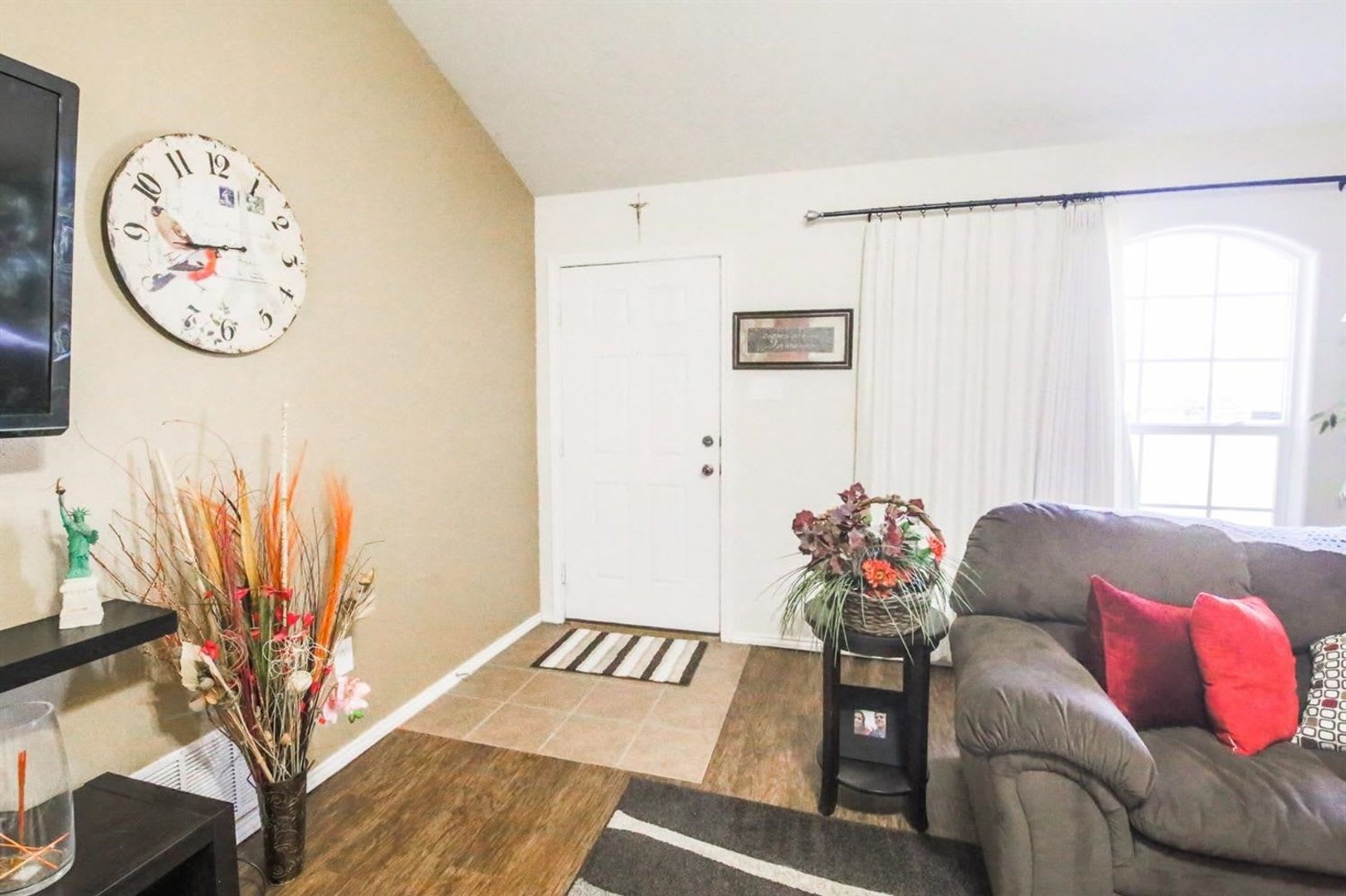 ** BEAUTIFUL HORNES MESA HOME ** – photo 4