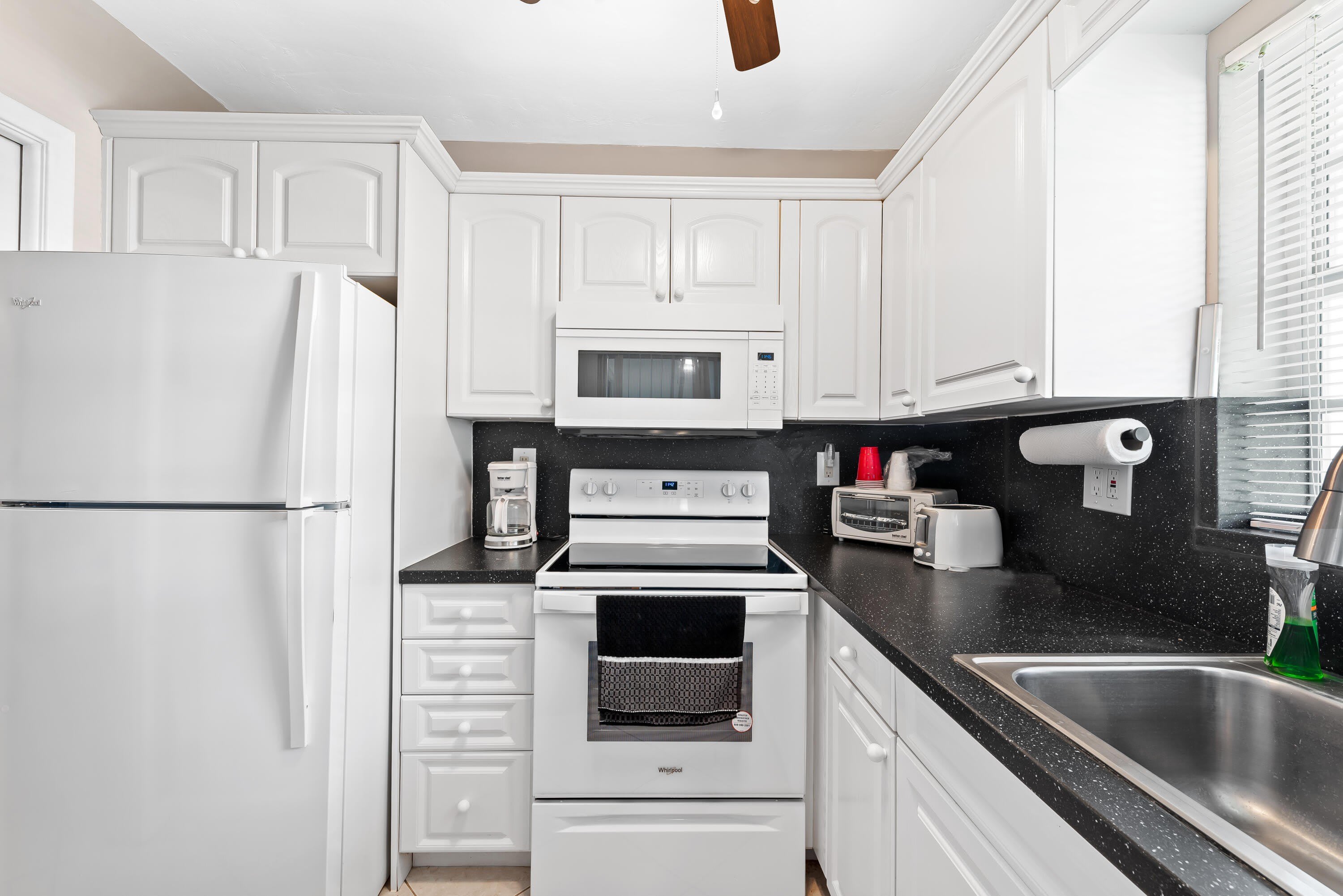 2100 NE 38TH Street – photo 4