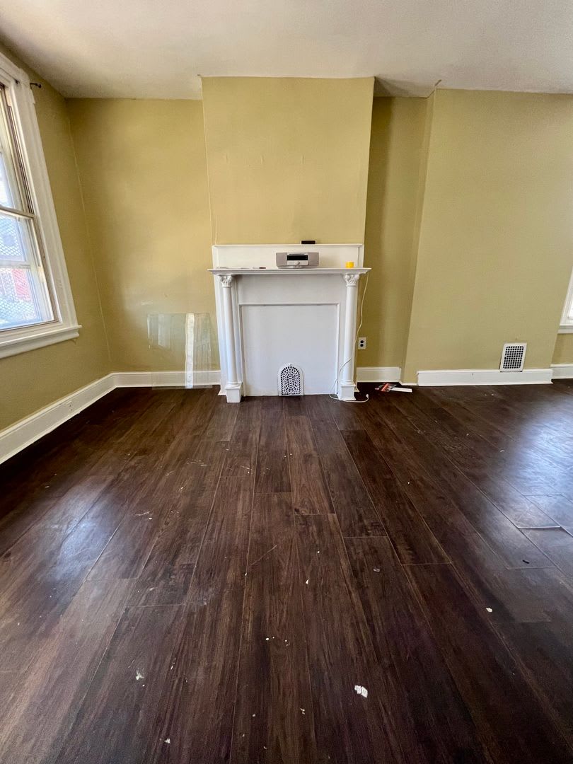 Stunning 3-Bedroom Townhome in Carroll Park! Available NOW! – photo 3