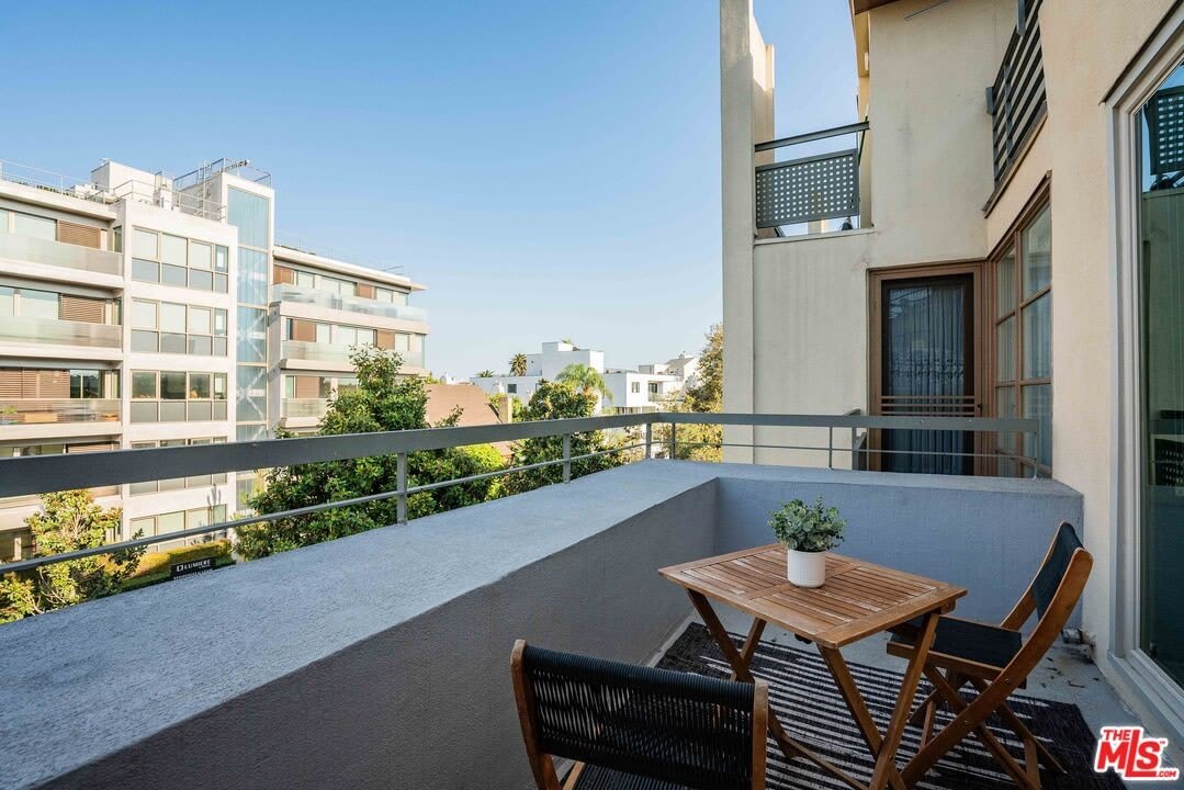 1645 Malcolm Ave – photo 3