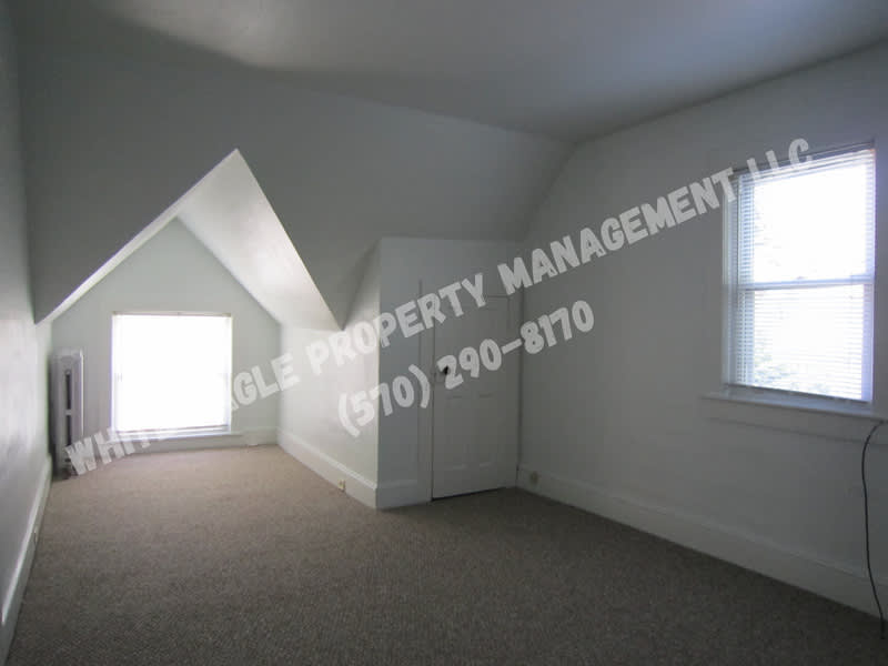 1618 Roselyn Street – photo 2