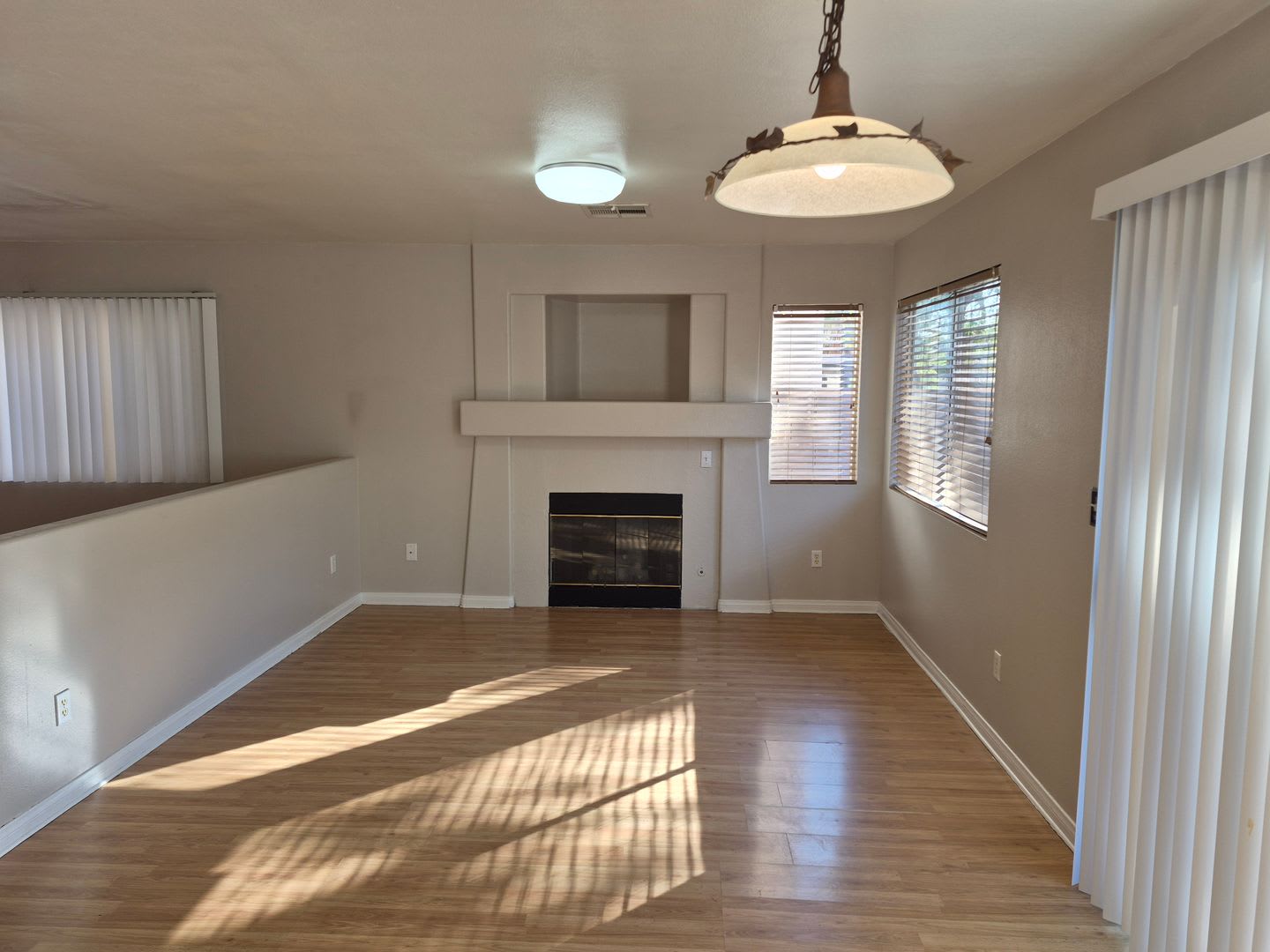 AVAILABLE NOW**SUMMERLIN ***4/2.5/2 CAR – photo 4