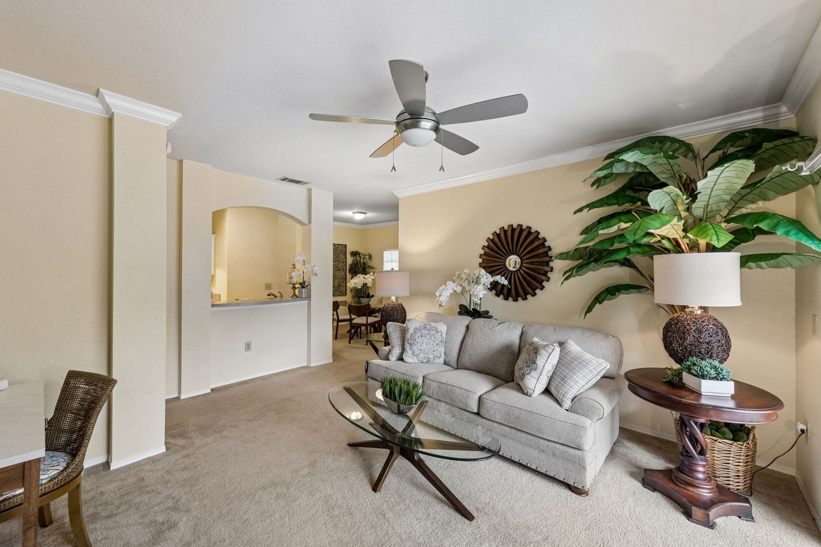 1/1 2nd floor condo, in gated community with all the amenities – photo 4