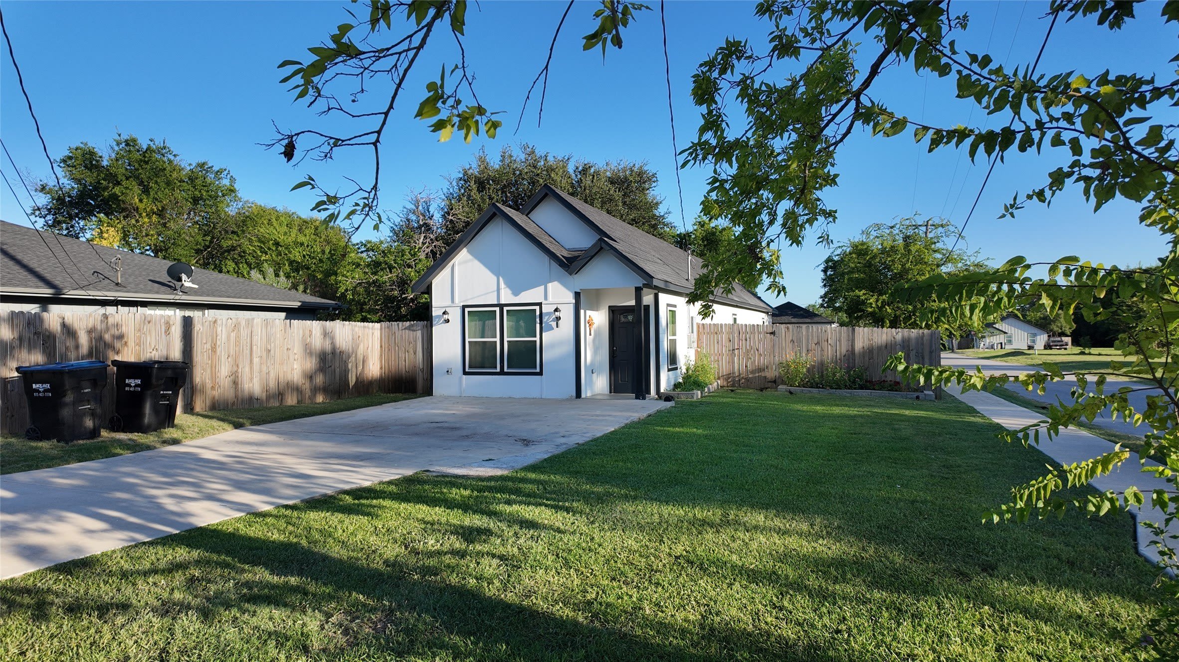 4709 Lee Street – photo 1