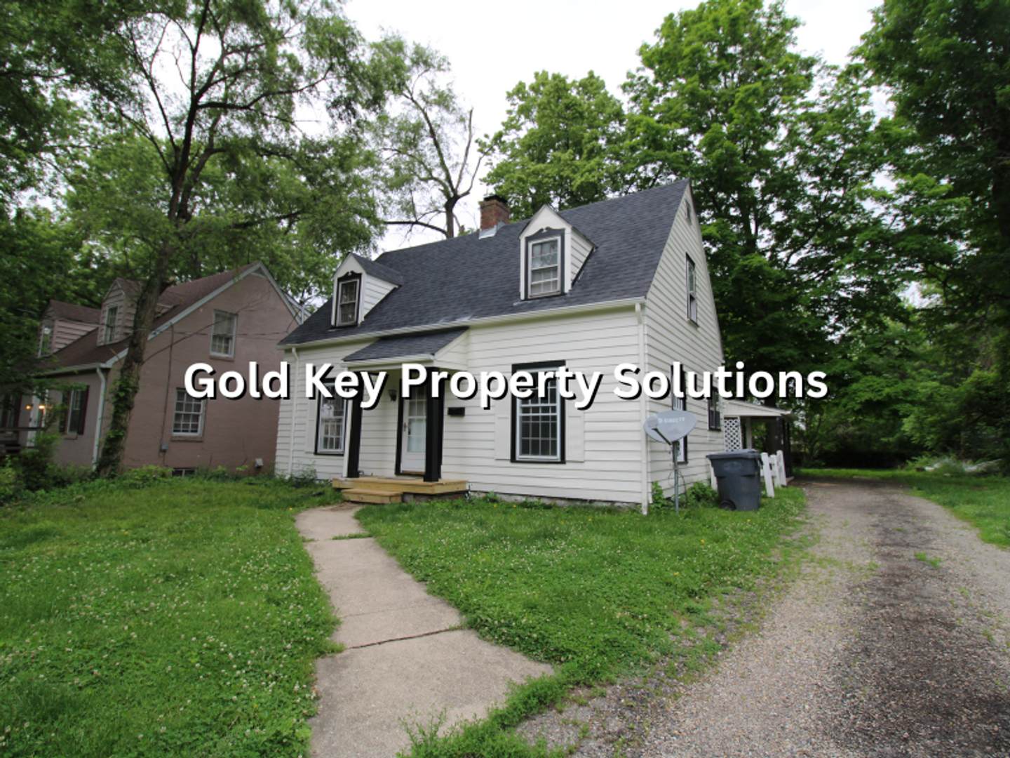 Large 2 BR 1.5 BA House with Covered Porch and Family Room (SECTION 8 APPROVED) – photo 3