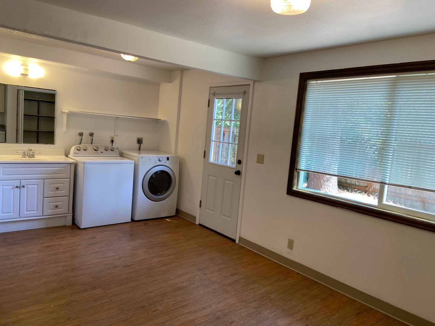Four Bedroom Home Near Campus – photo 4