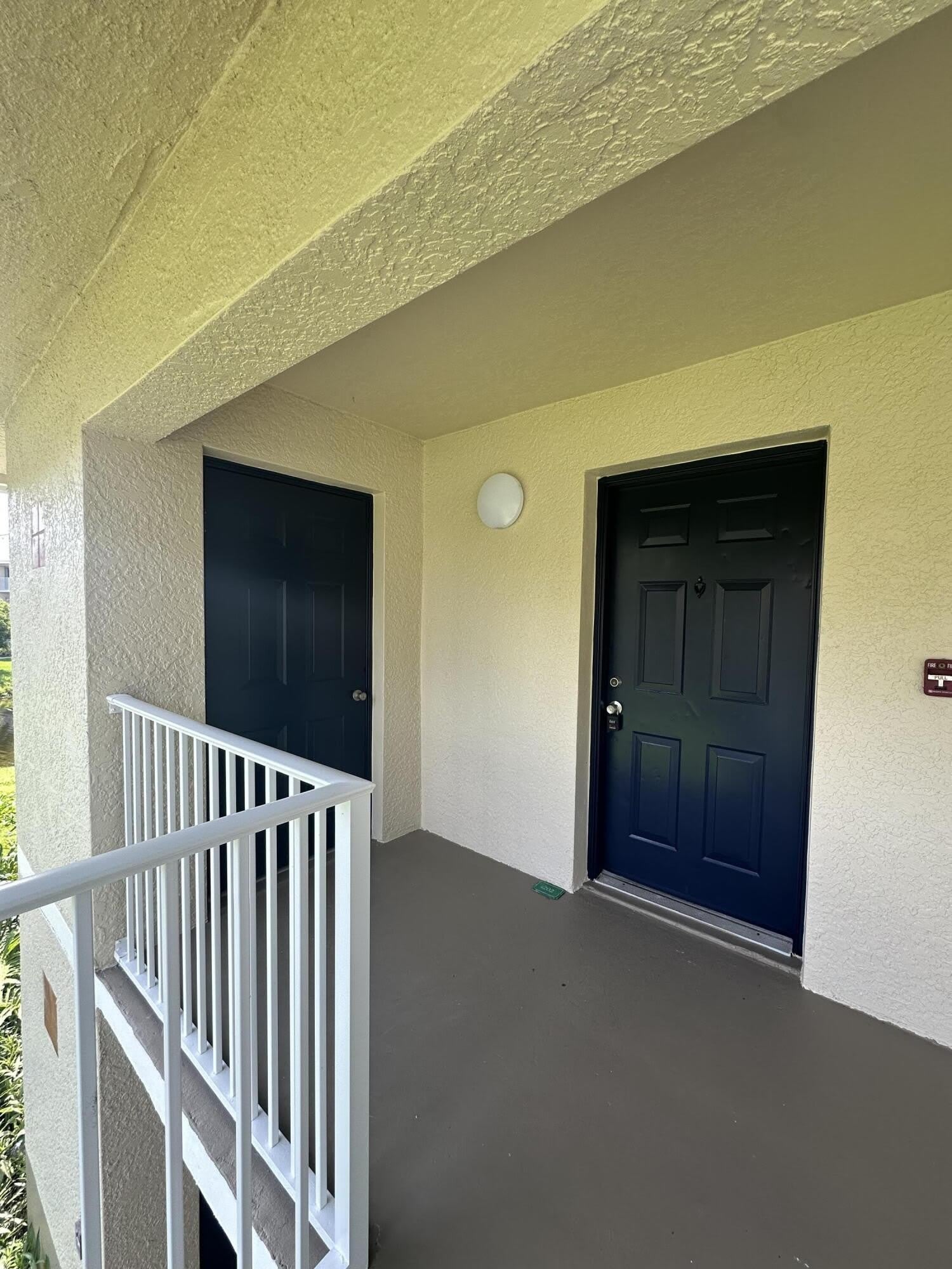 141 SW Palm Drive – photo 1