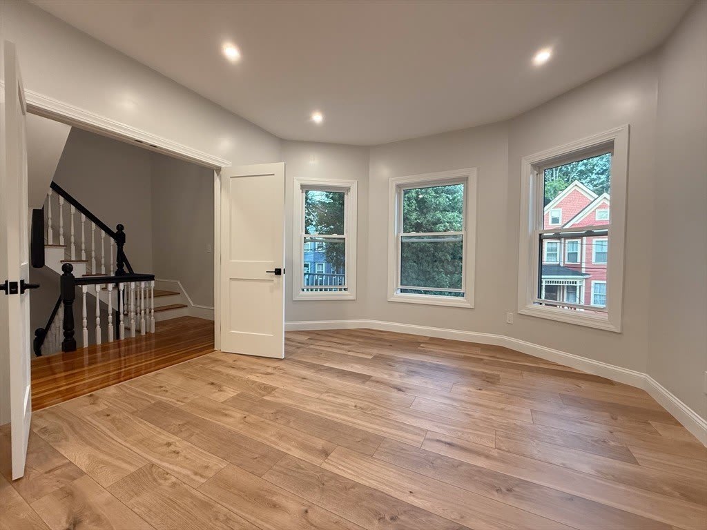 16 Willow Ave – photo 2