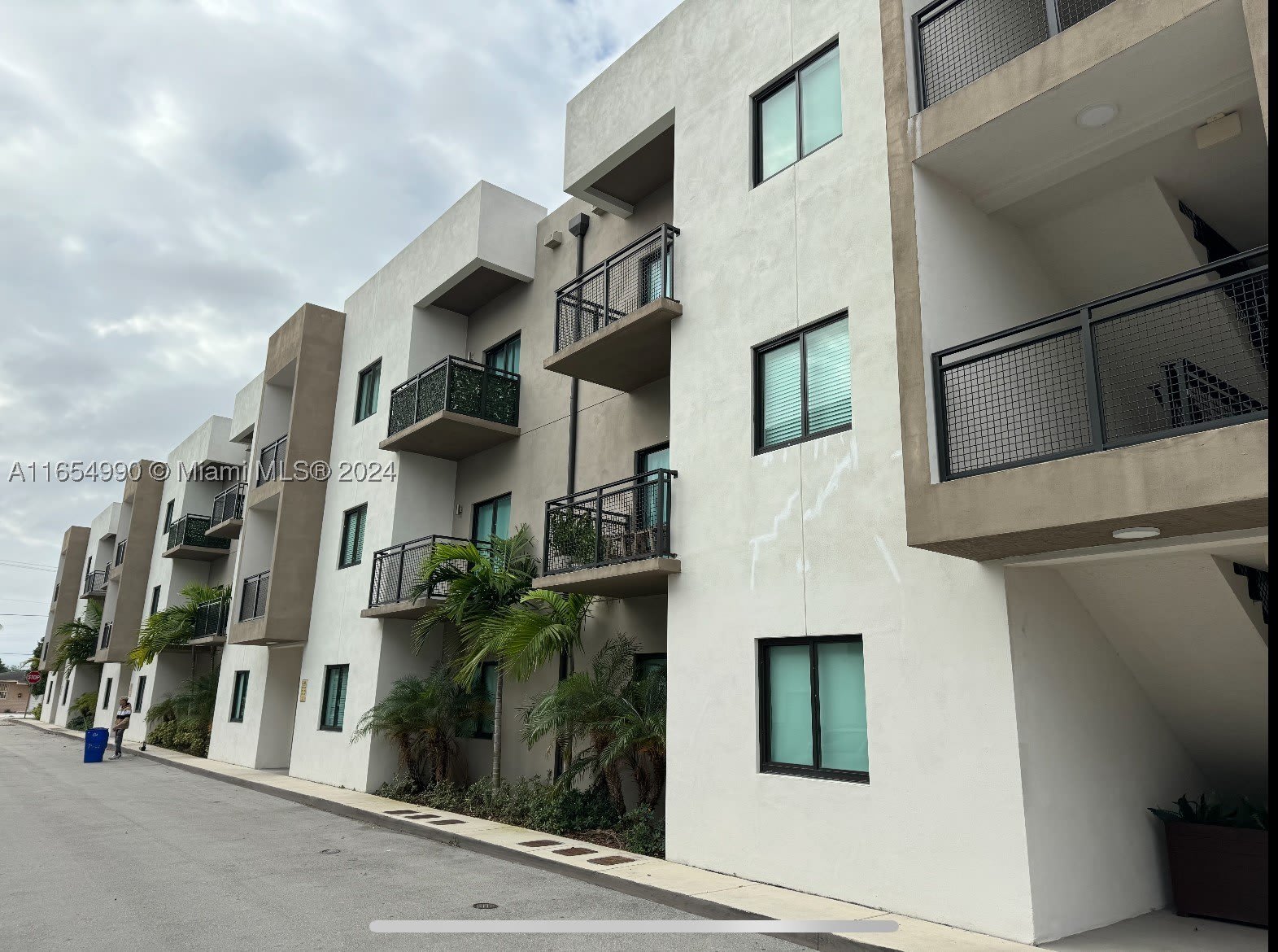 640 West 18th Street – photo 2