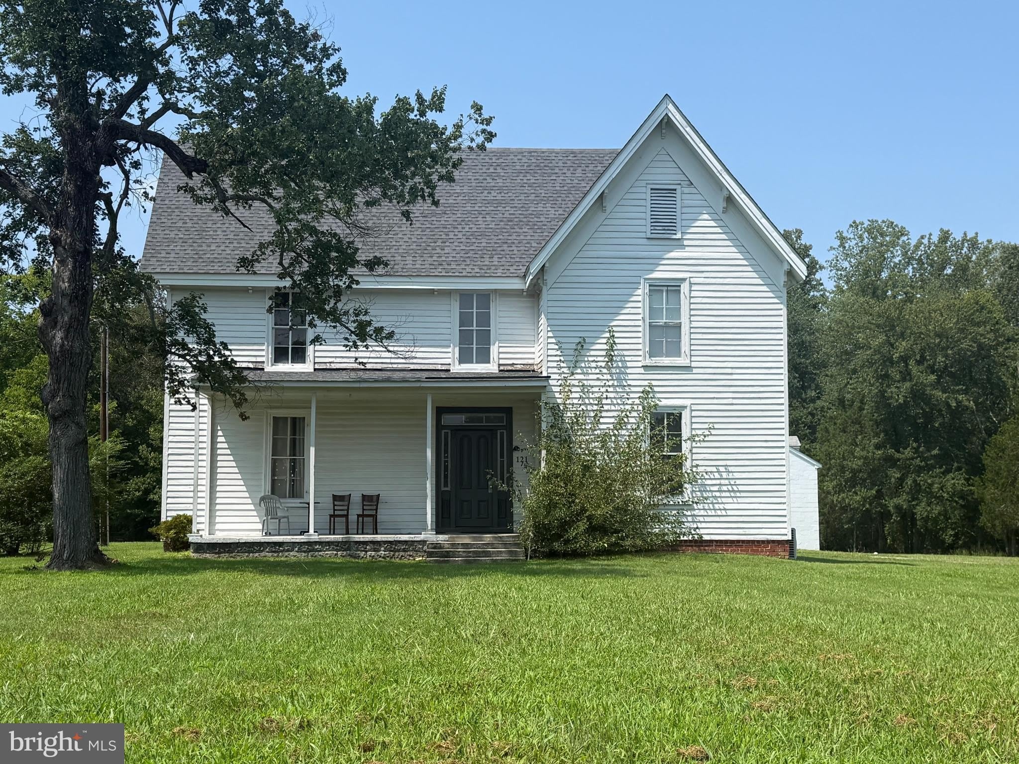 121 E Broaddus Avenue – photo 1