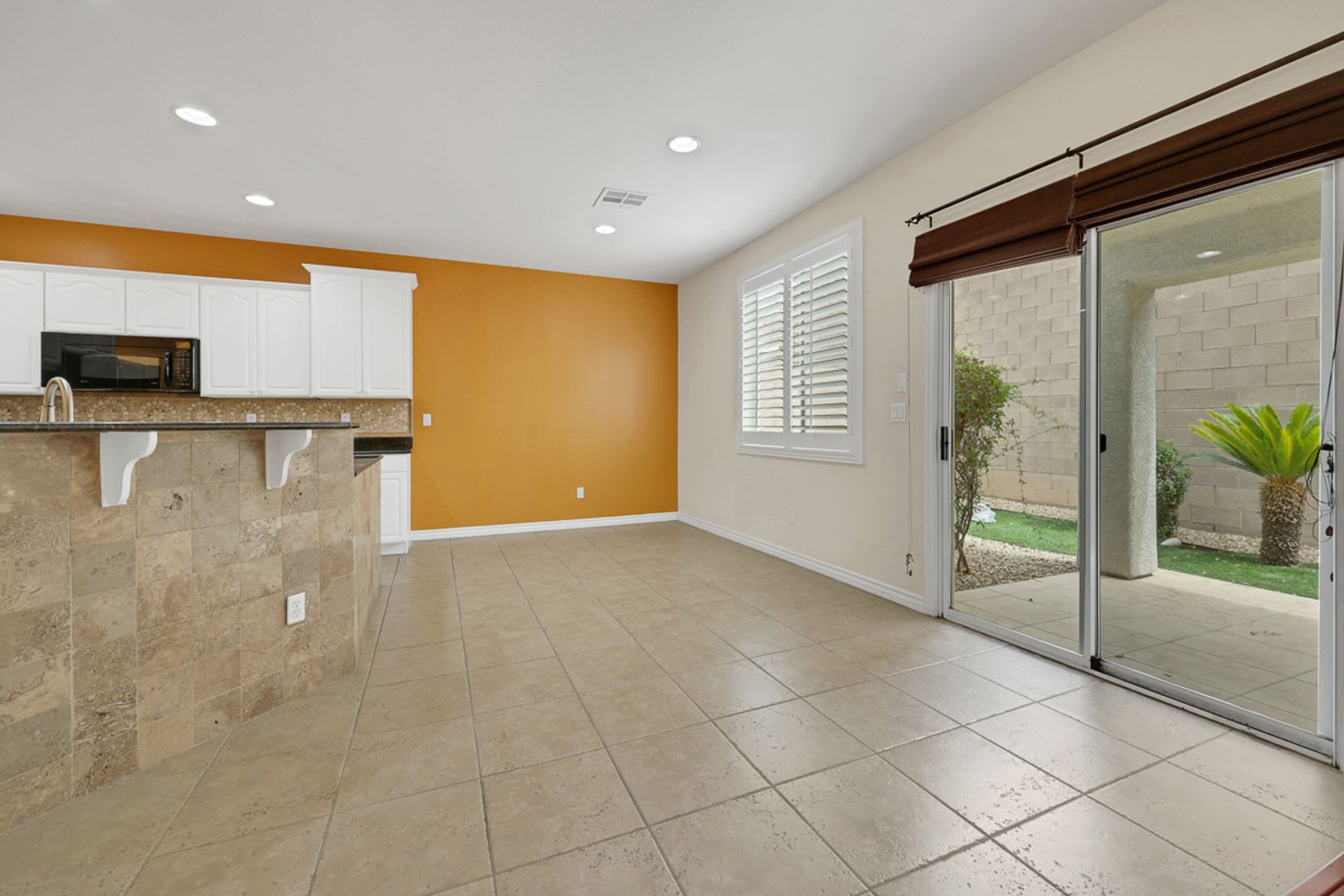 Large Townhouse In Henderson – photo 4