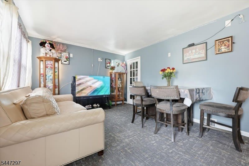 409 Tryon Ave – photo 4