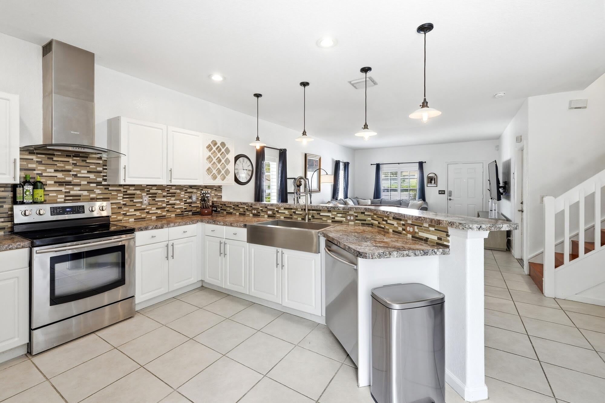 13533 Fountain View Boulevard – photo 5