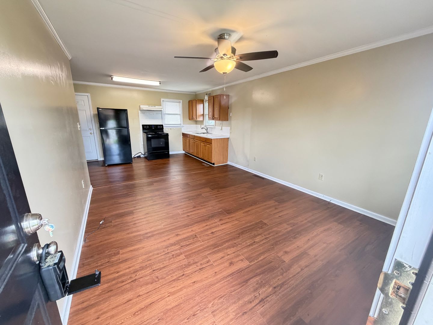 1Bed 1Ba Duplex Downtown Landis Very Nice Condition – photo 2