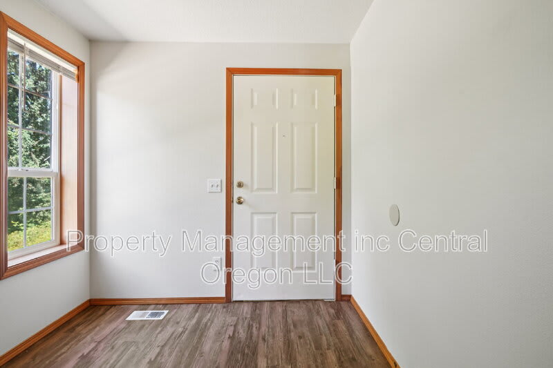 2110 Baines Blvd – photo 2