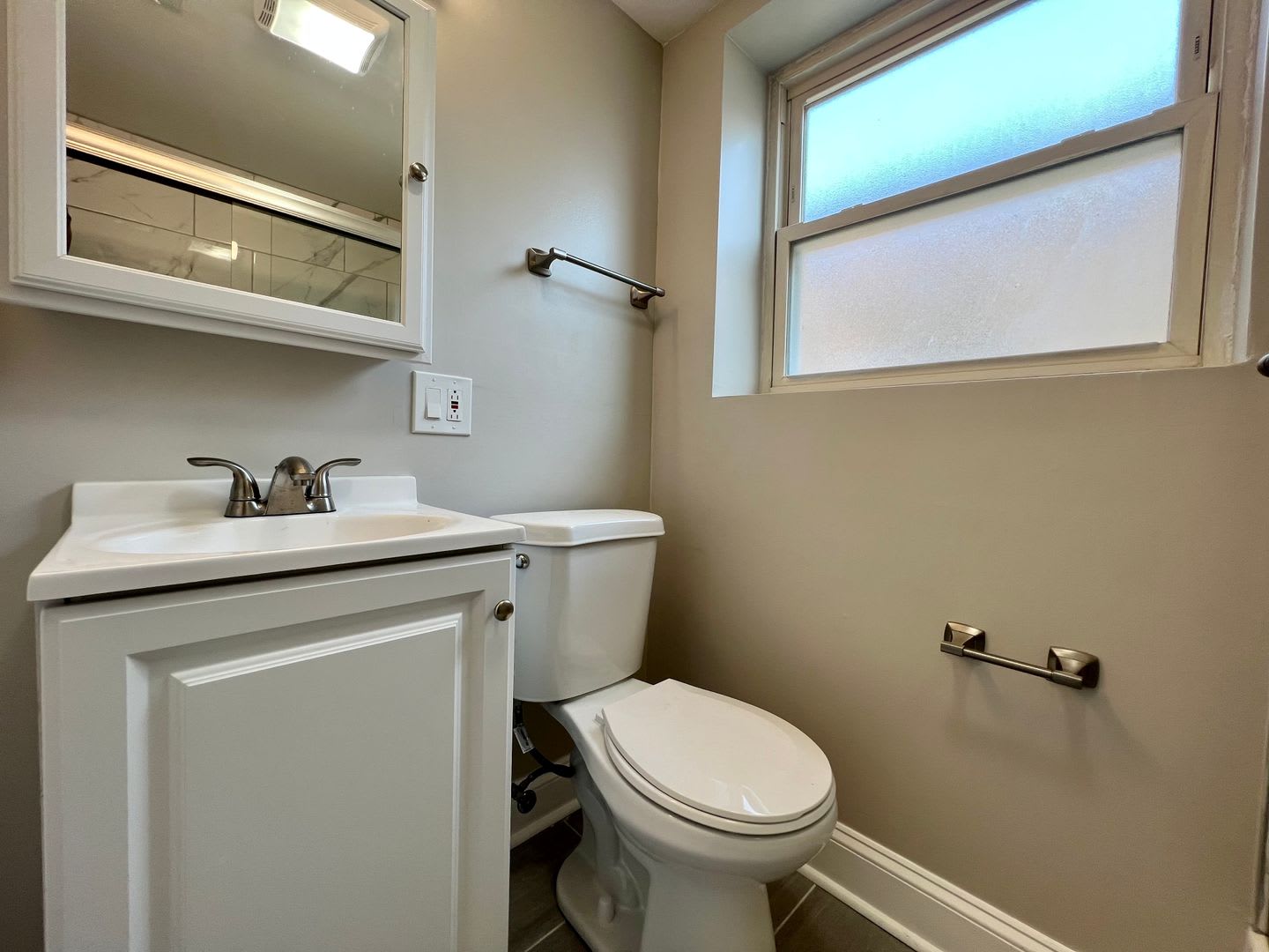 6021 North Fairfield Avenue – photo 4