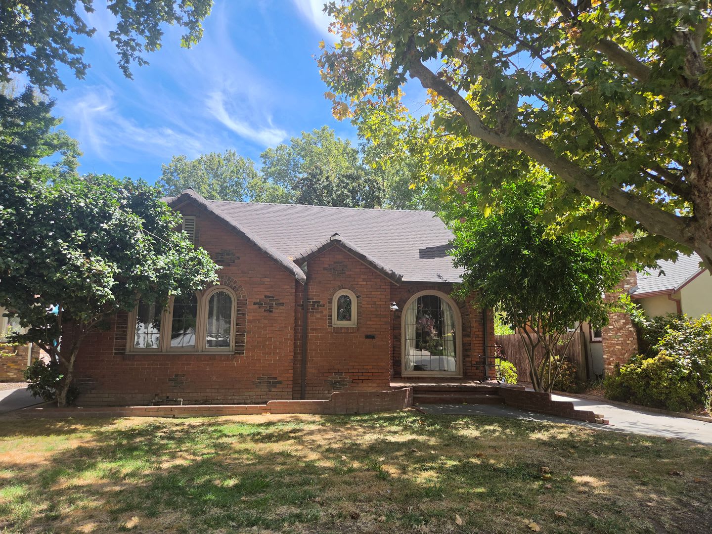 This Beautiful Land Park Home is a Charmer! – photo 2