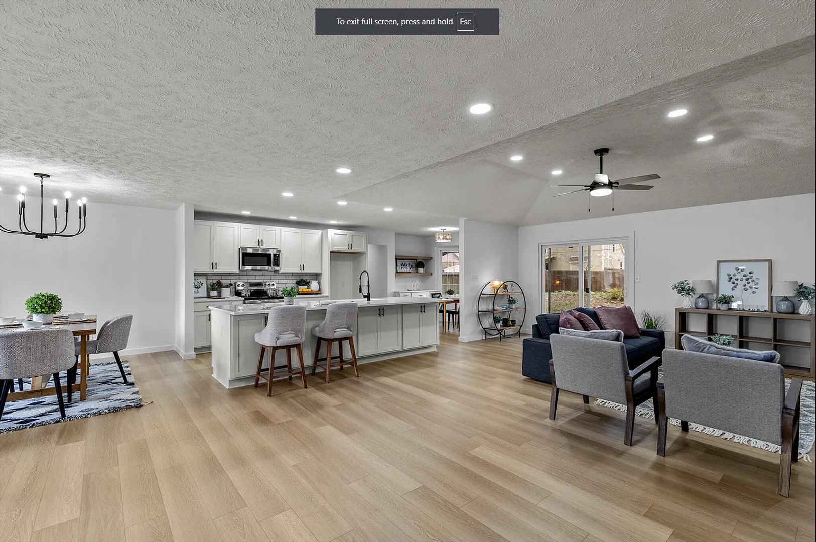 Welcome to your dream home! 4 bedroom 3 bathroom – photo 3