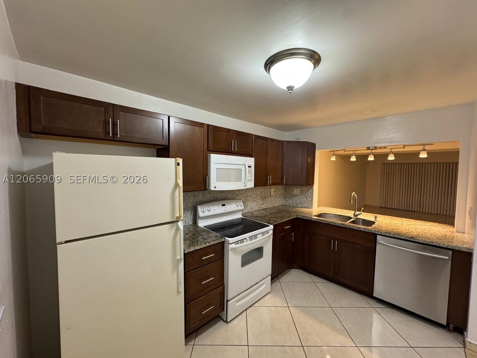 3022 Coral Springs Dr – photo 2