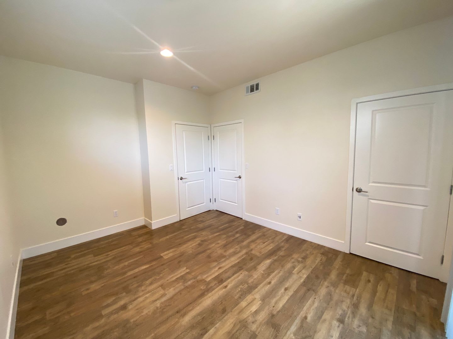 Modern, Spacious Townhome Coming Soon in Highly Desirable Seabright Neighborhood – photo 4