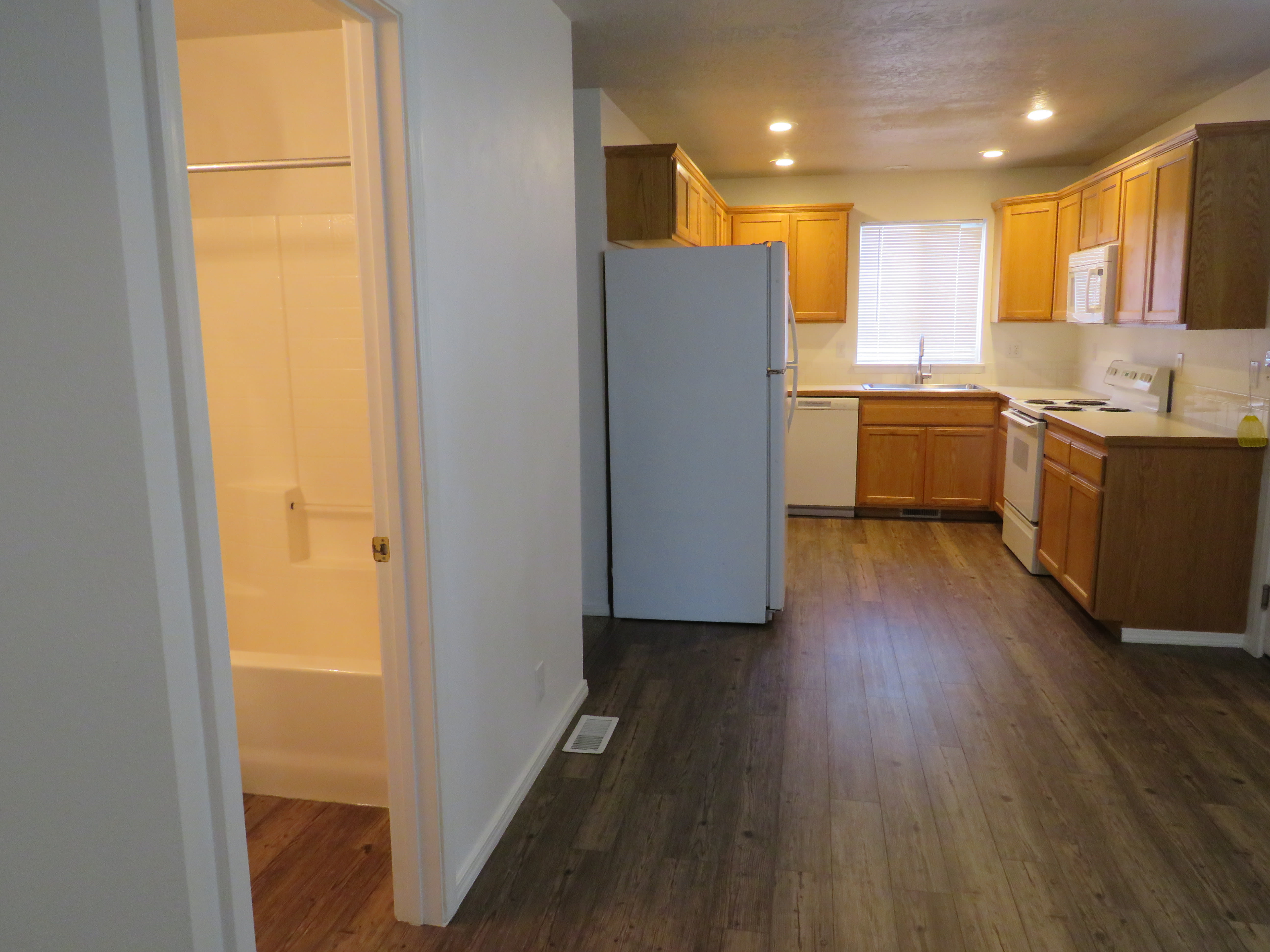2112 S Longmont Ave – photo 4