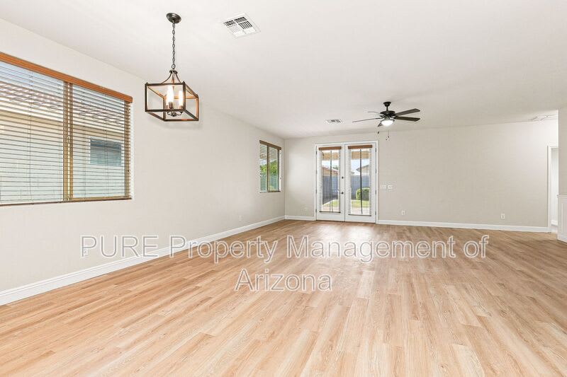 1711 W Paisley Dr – photo 2