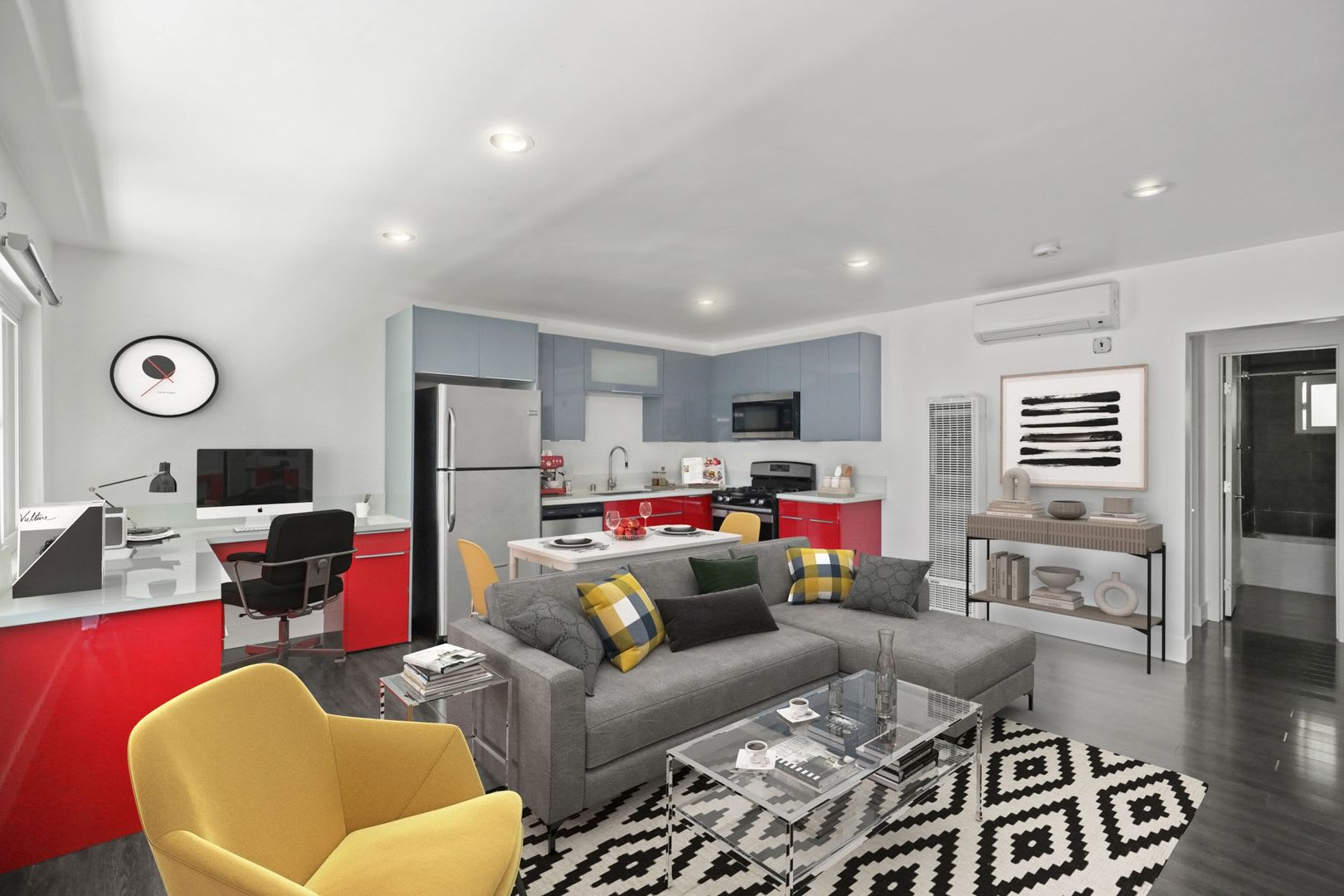 1321 W 36th Place Apartments – photo 2