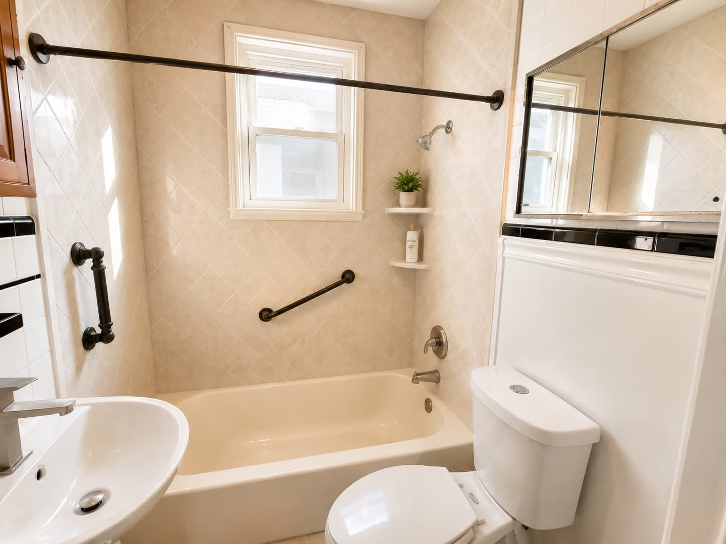 485 Lakeside Avenue – photo 2