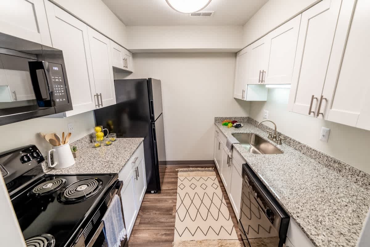 Governor Square Apartments – photo 1