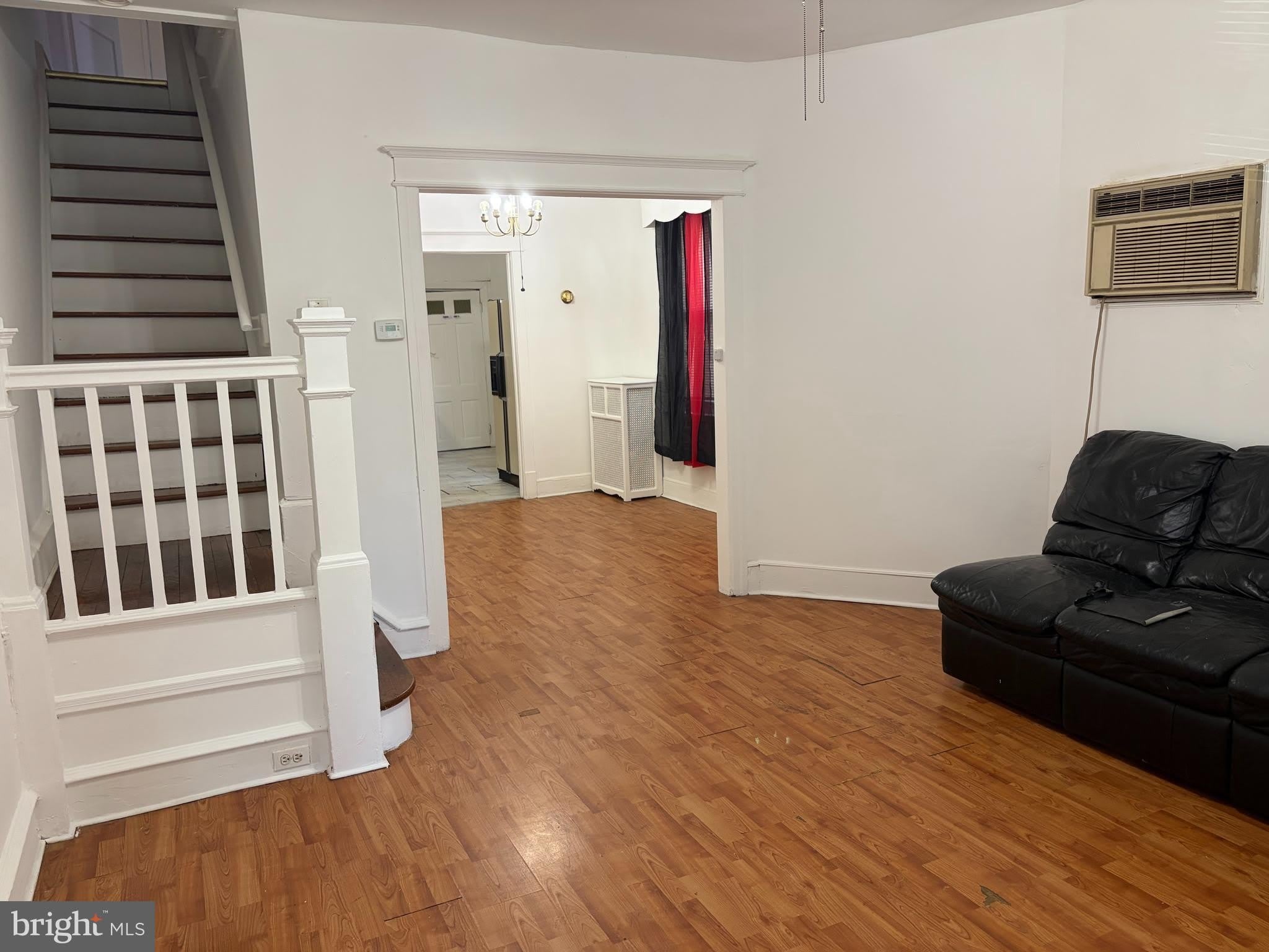 7058 SAYBROOK Avenue – photo 5