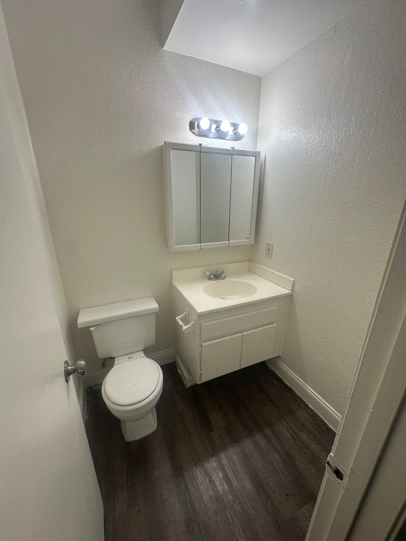 3 bed + 1.5 bath – photo 4