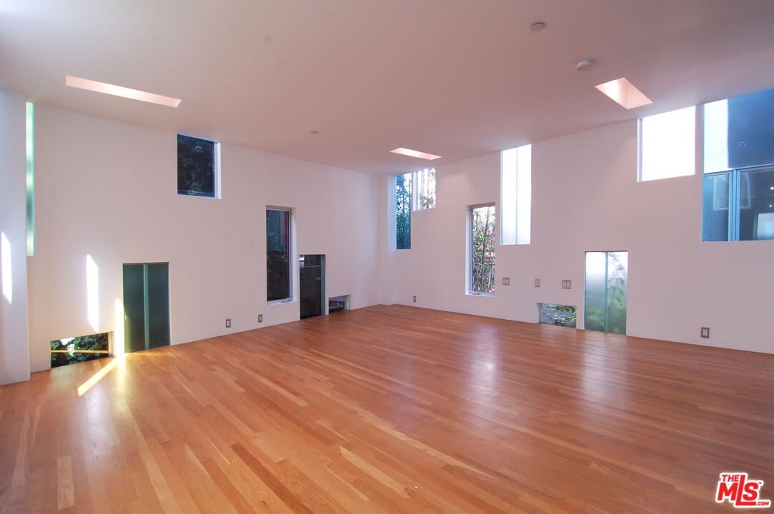 116 Pacific Ave – photo 2