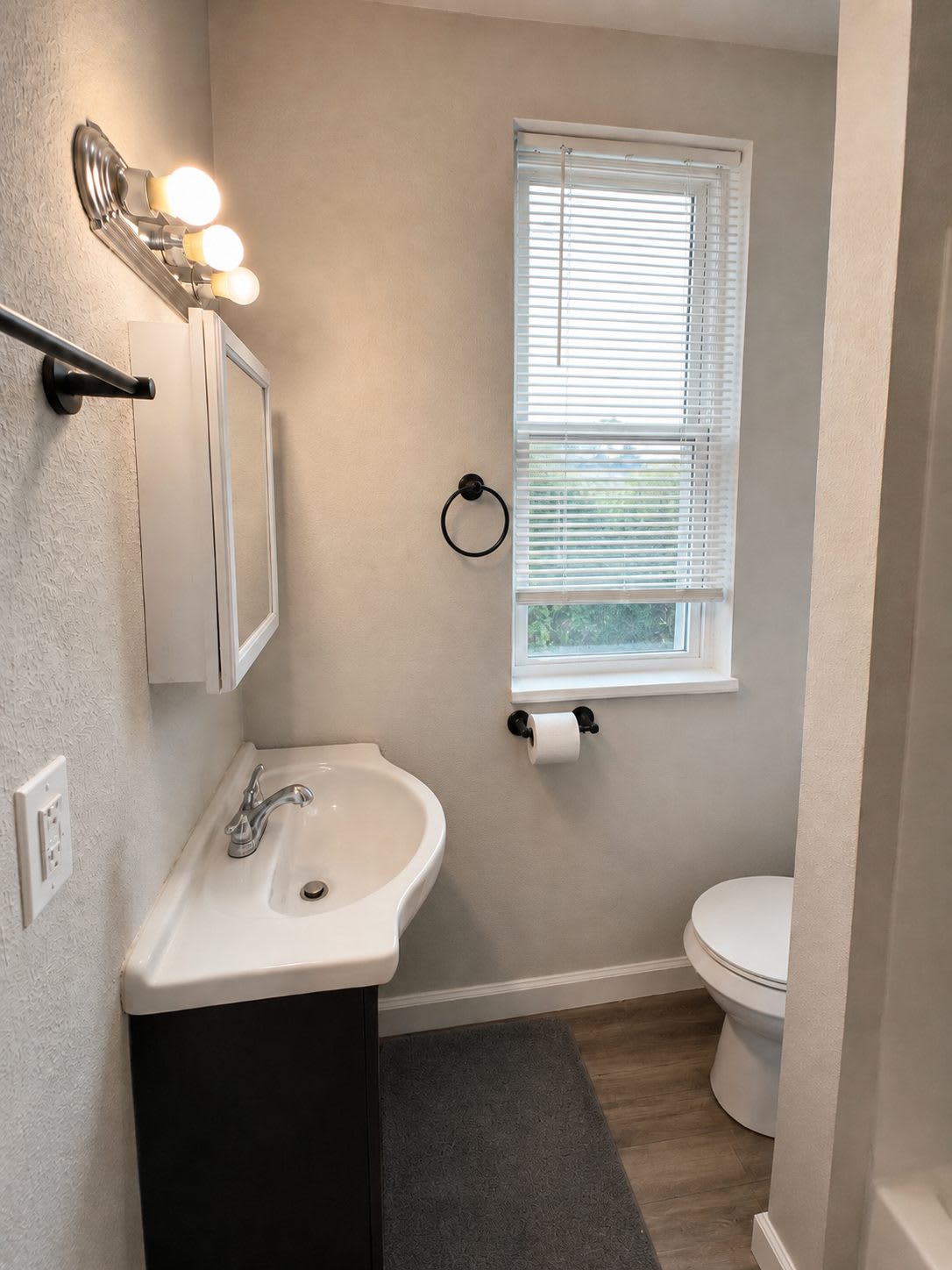 525-529 Farnsworth Street – photo 4