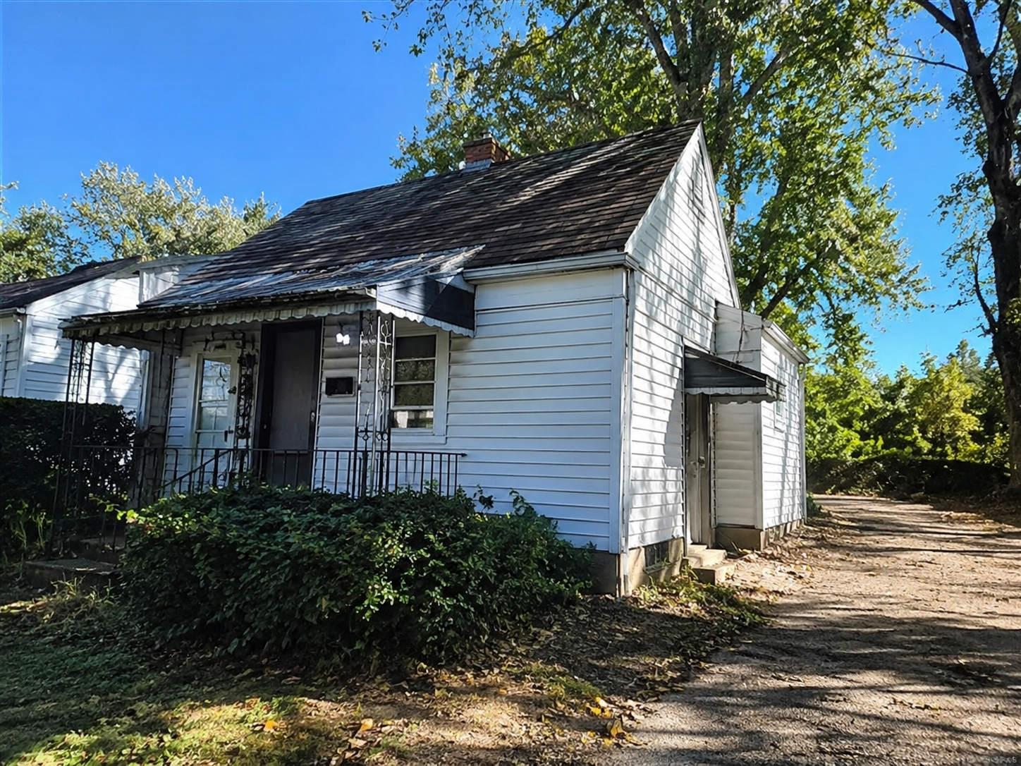 1139 S Bassett St – photo 2