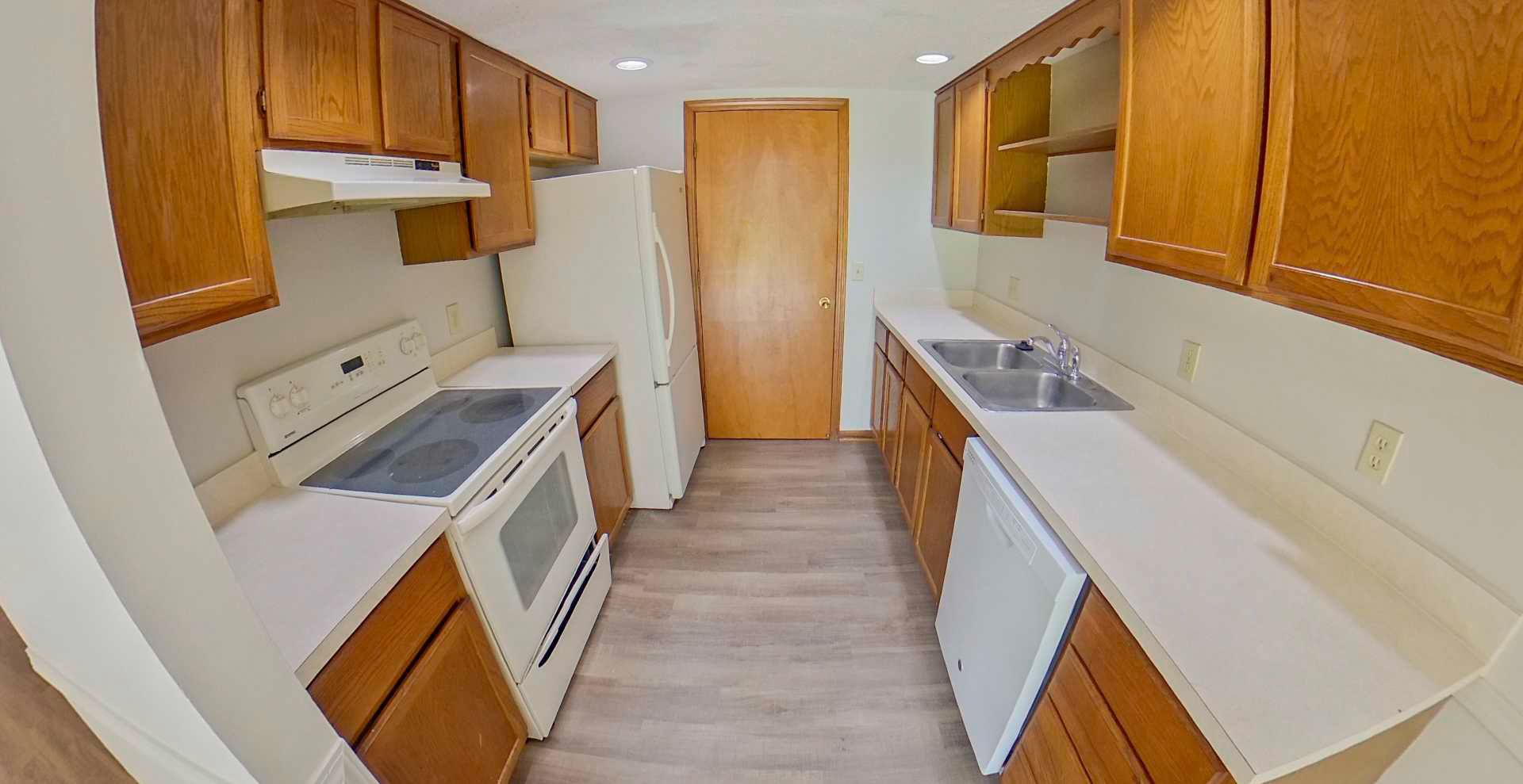 West Side Fenced In Yard Pet Friendly Washer Dryer Included Attached 1 Car Garage Available September 10Th – photo 3