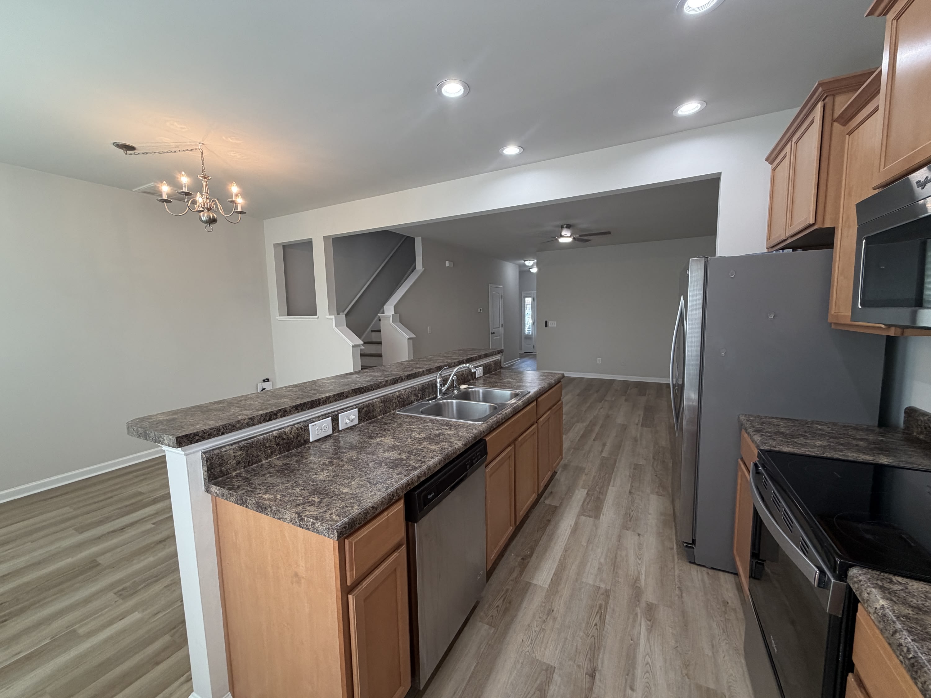 1037 Grand Ridge – photo 3