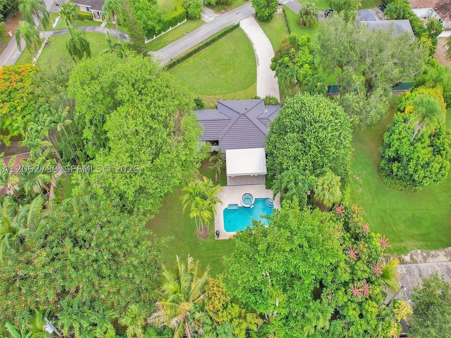 5705 SW 60th Ave – photo 2