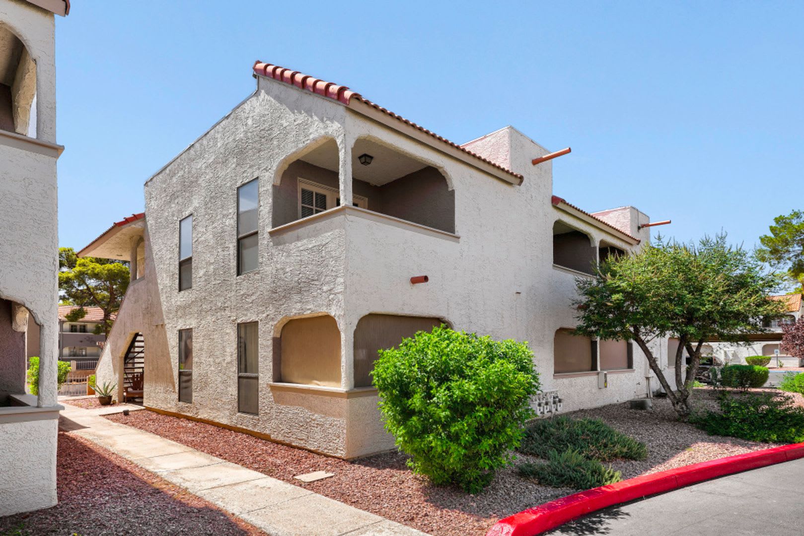 Clean 2 Bedroom 2 Bath Henderson Condo – photo 3