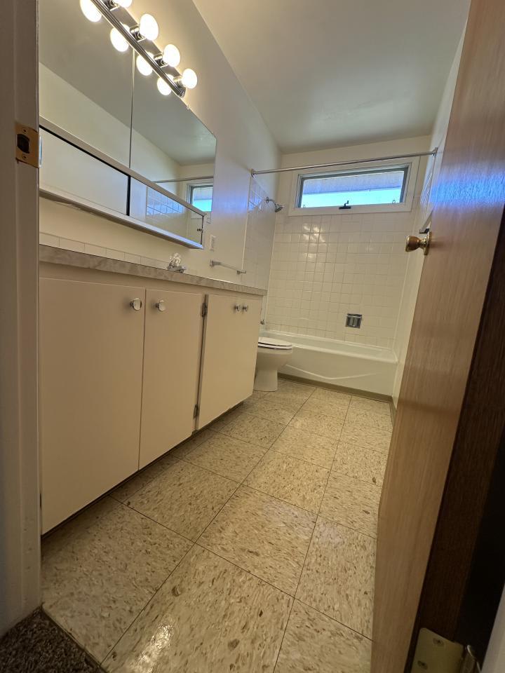 2139 Alderson Avenue – photo 5
