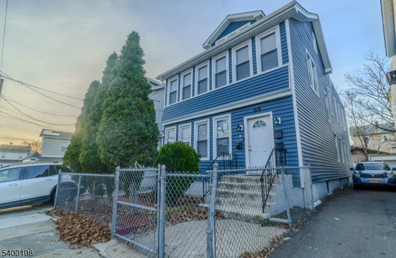 89 Sheridan St – photo 1