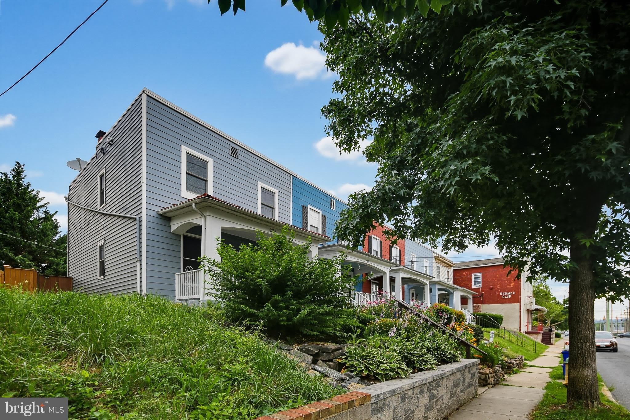 225 5TH Street E – photo 4