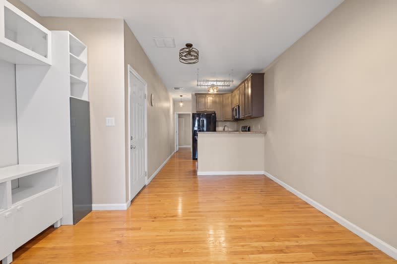 136 New York Avenue – photo 3