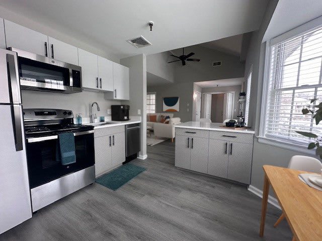 133 Farmington Ave – photo 3
